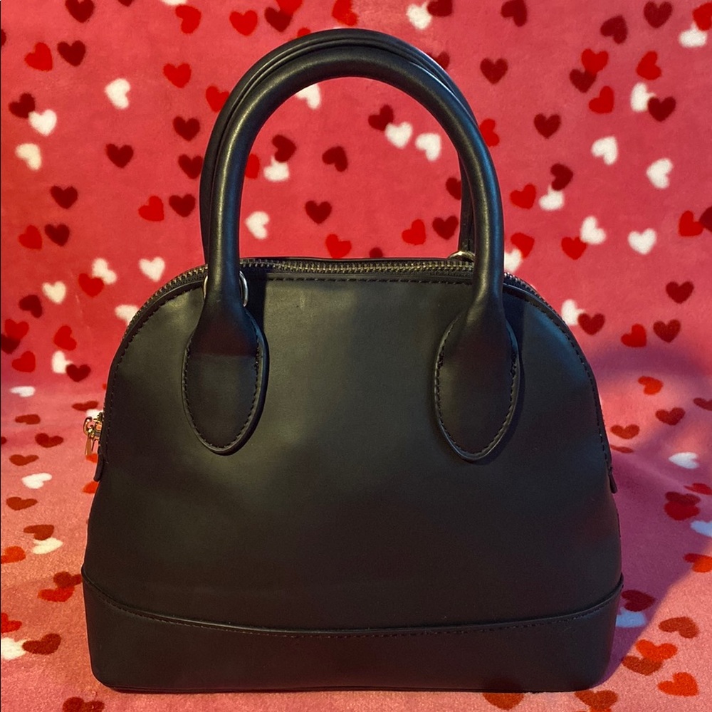 Chic Black Handbag